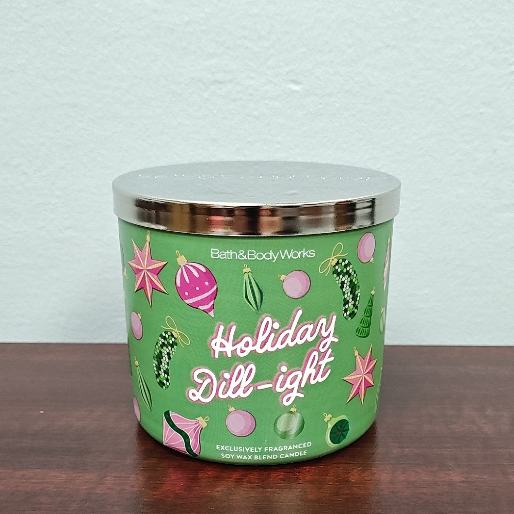 Bath & Body Works HOLIDAY DILL-IGHT Limited Edition 3-Wick Candle - Green